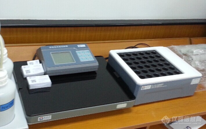 交流會上，格丹納儀器展示了自主研發的HT-300實驗電熱板、DS-360智能石墨消解儀